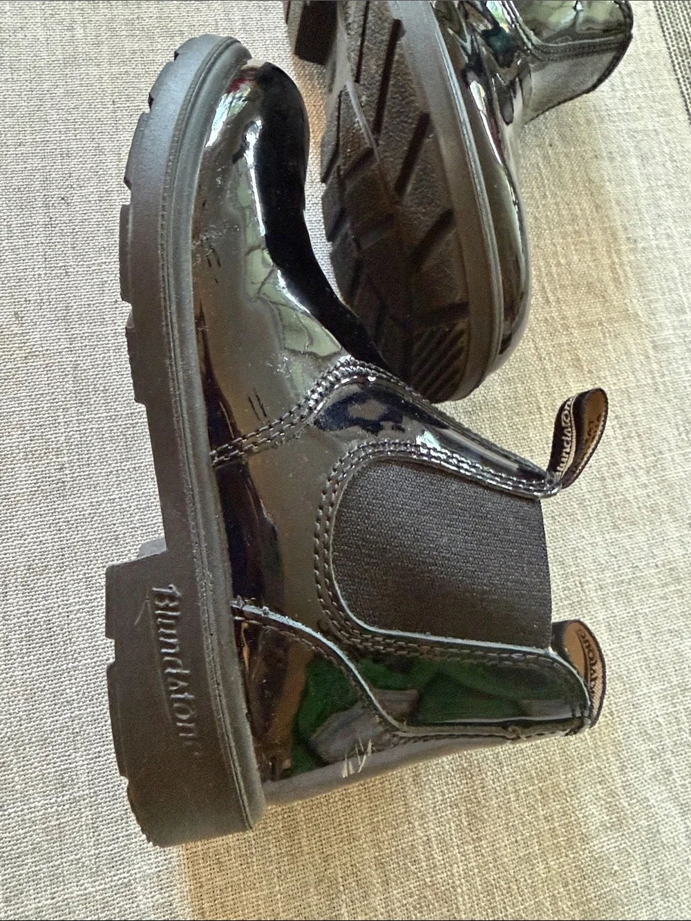 Blundstone Kids Black Patent Chelsea Boots with Pull Tabs